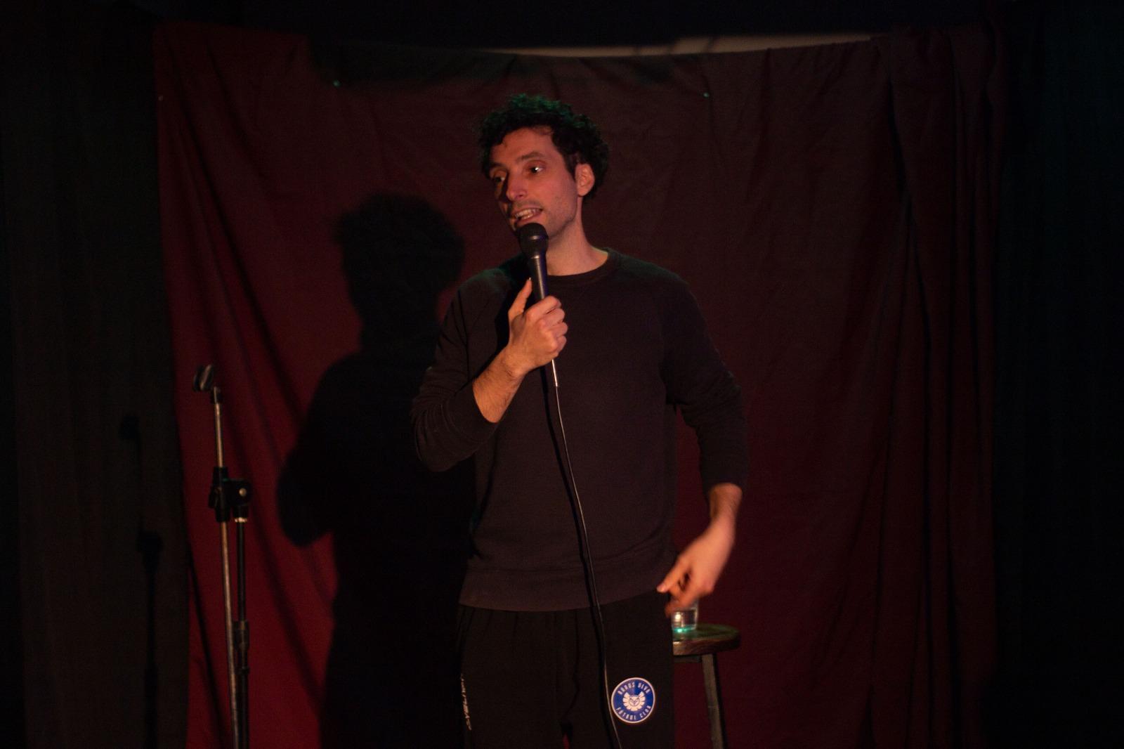 Camilo Orlando en Taburete Club de Comedia