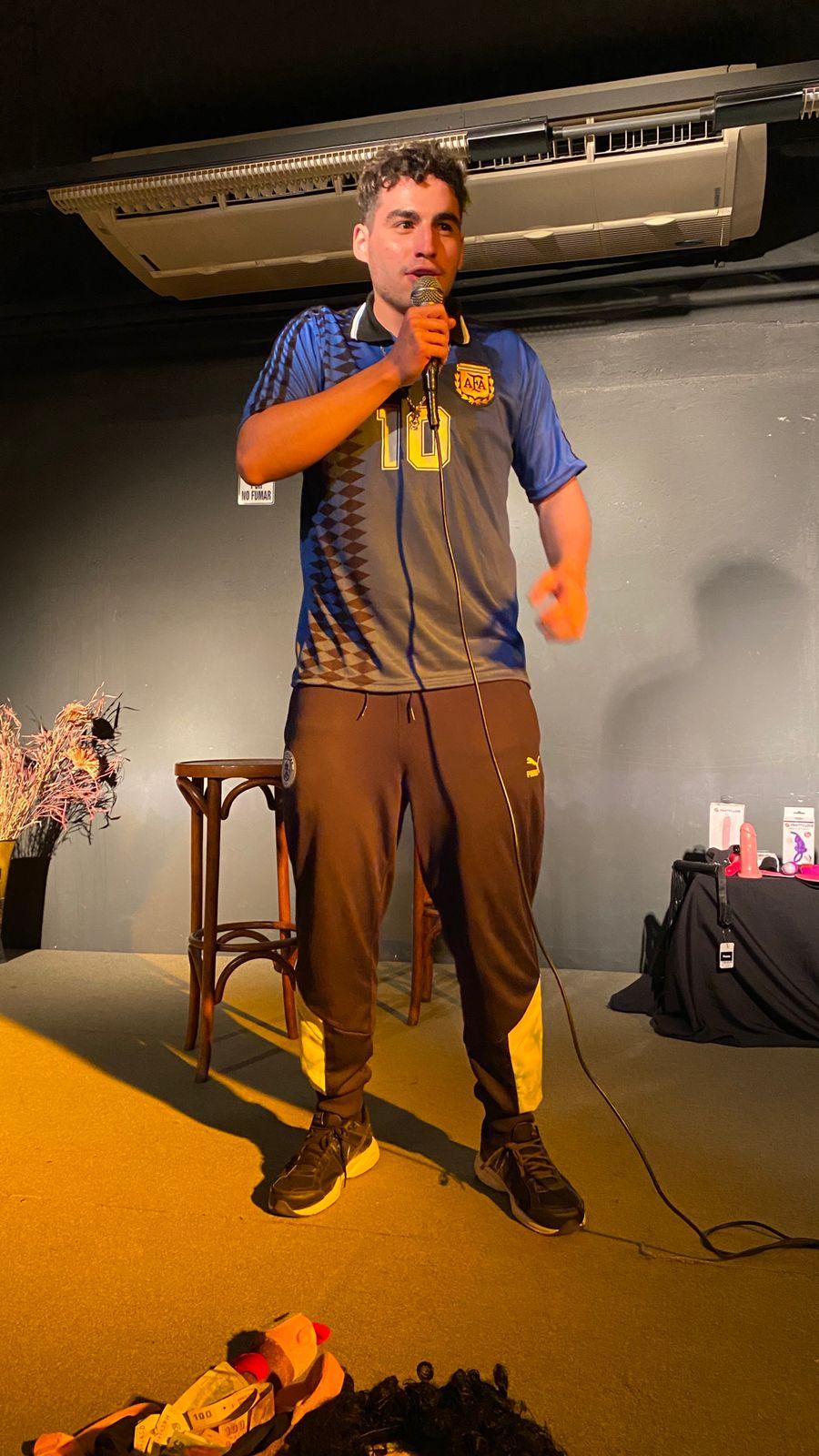 El Posho en Taburete Club de Comedia