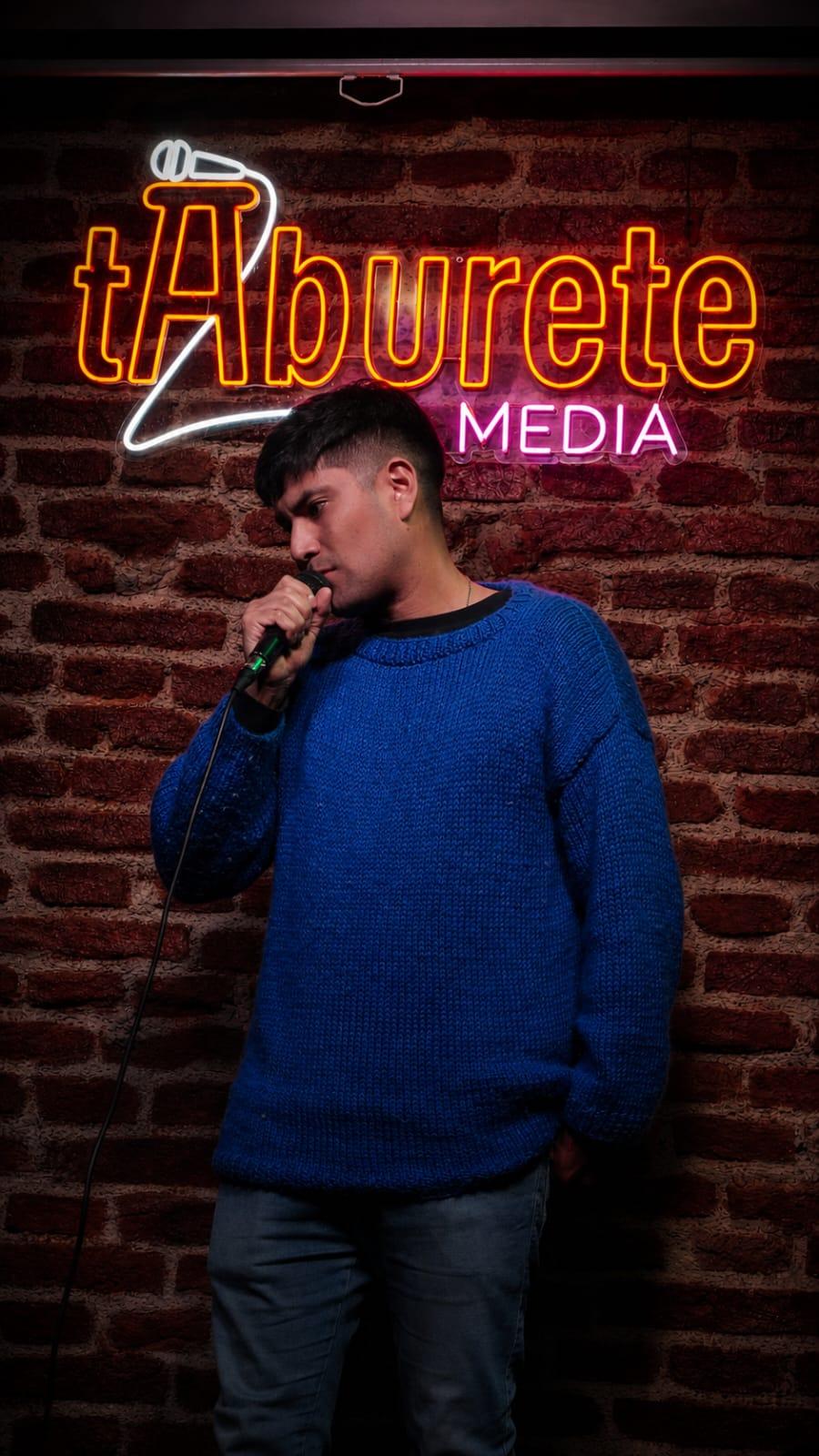 El Abandonado en Taburete Club de Comedia